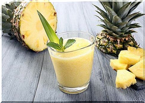 Pineapple juice for dysphonia