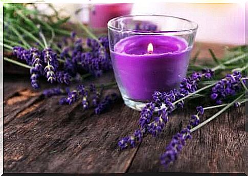 How to make a decorative lavender candle holder?