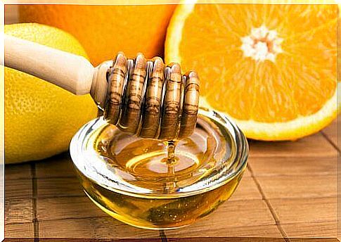 Honey and lemon, and the skin of the hands