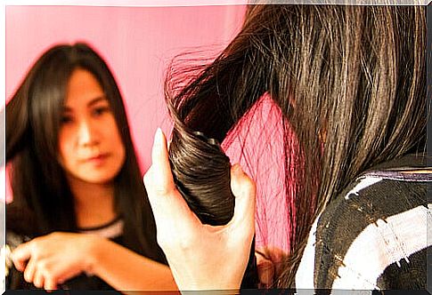 How to straighten your hair without damaging it?