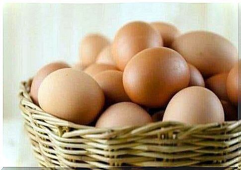 Eggs - sources of vitamin B.