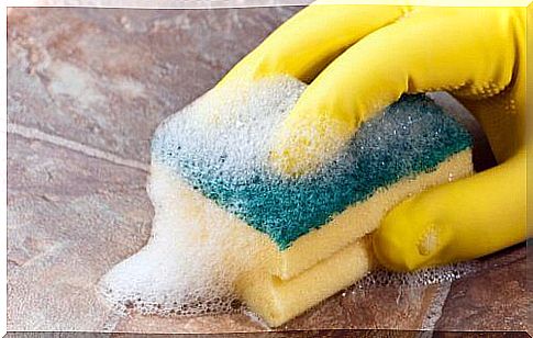 Cleaning with rubber gloves