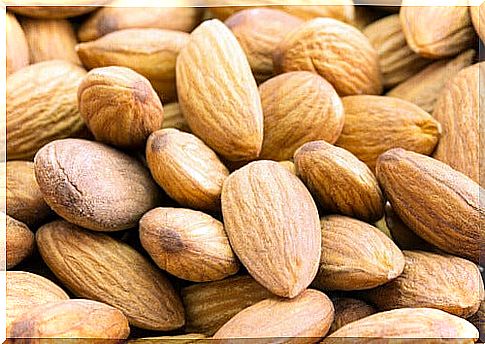 4 # almonds-vegetable-oils.jpg