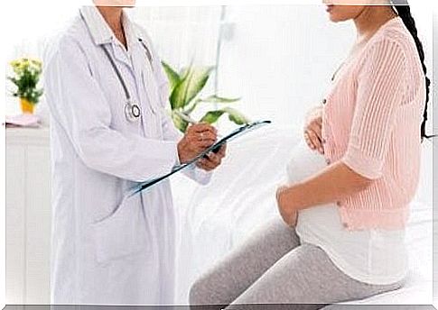 Pregnant woman at the doctor