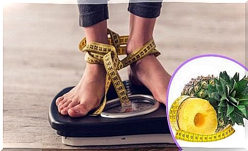 Woman on weight, legs tied with a pineapple tape measure