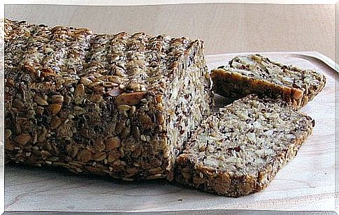 Whole grain bread reduces the risk of a heart attack