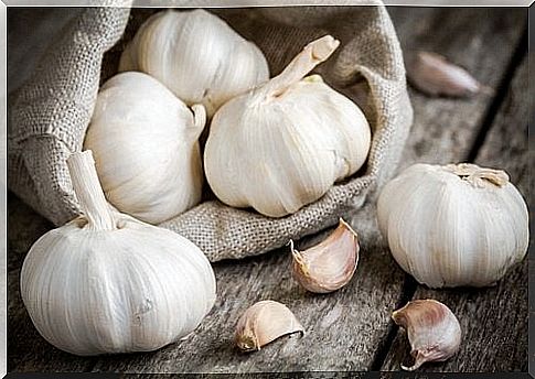 Garlic as a remedy for wheezing