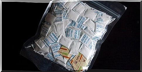 Silica gel pouches