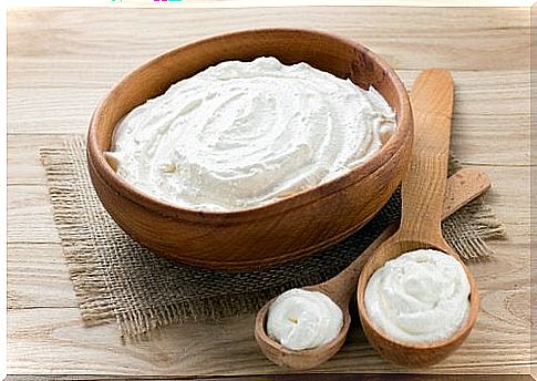 Natural yogurt as a remedy for wrinkles